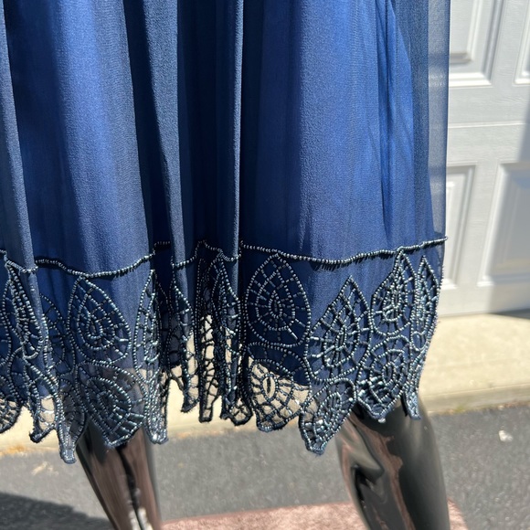 Adrianna Papell knee length dress - Picture 7 of 8